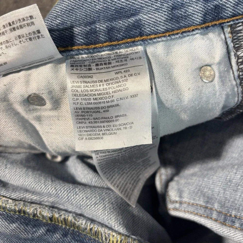 Levi's 505 Jeans Mens‎ 36x32 Straight Leg Light Wash Distressed Faded Blue Denim